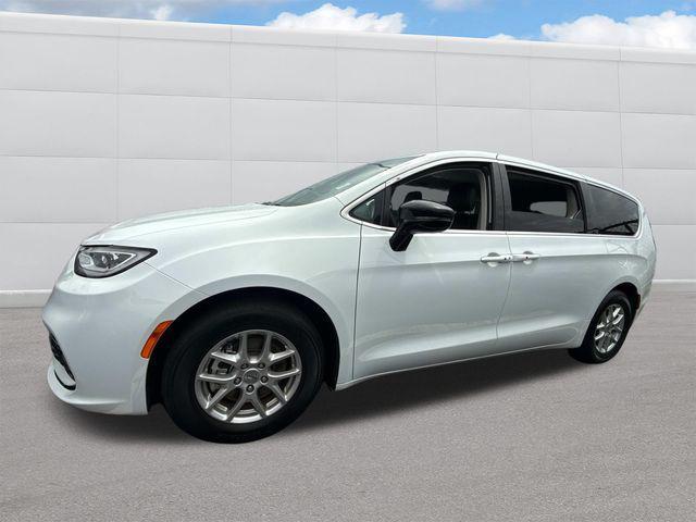 used 2024 Chrysler Pacifica car, priced at $27,990
