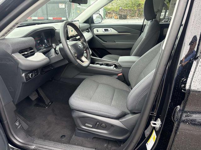 new 2025 Ford Explorer car