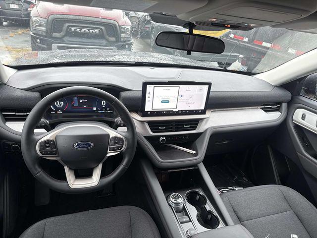 new 2025 Ford Explorer car