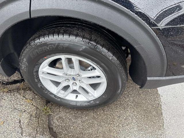 new 2025 Ford Explorer car