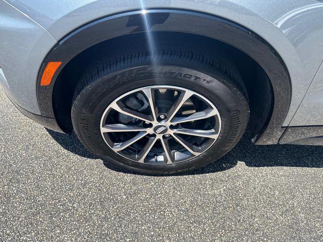 used 2024 Cadillac XT4 car, priced at $38,500