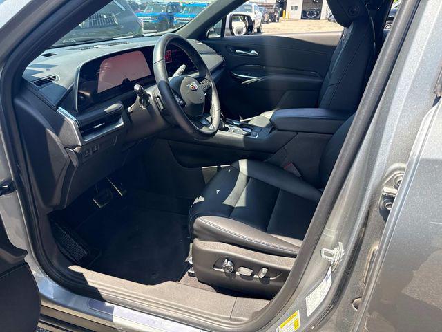 used 2024 Cadillac XT4 car, priced at $38,500