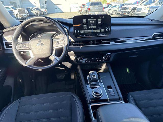 used 2024 Mitsubishi Outlander car, priced at $25,670