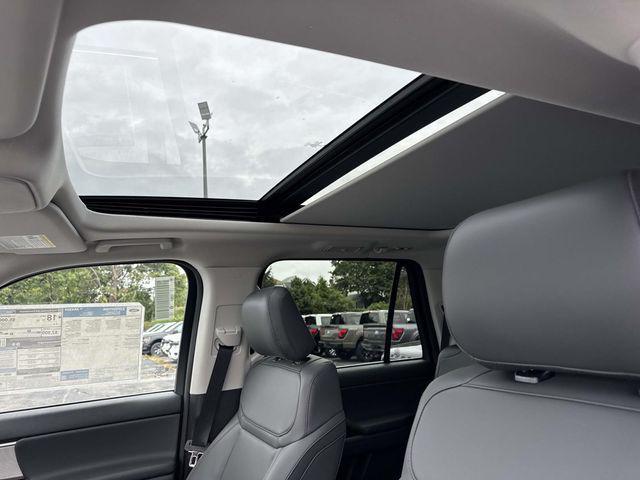 new 2025 Ford Expedition car, priced at $73,305