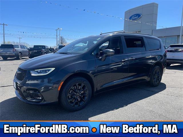 used 2021 Chrysler Pacifica car, priced at $28,930