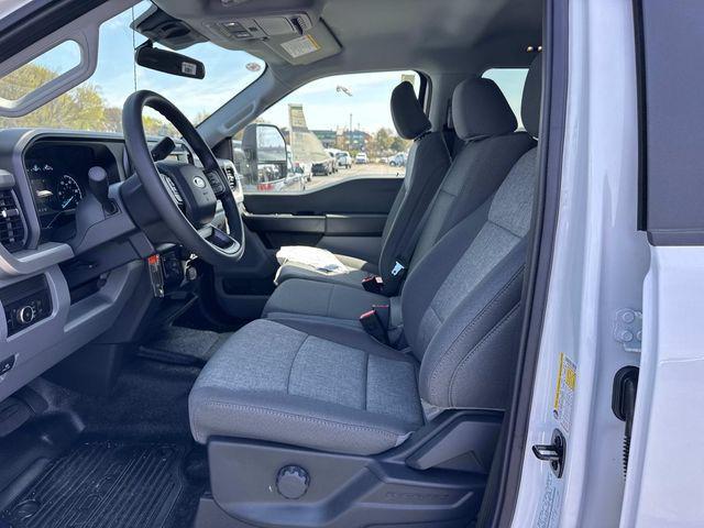 new 2025 Ford F-250 car, priced at $70,860