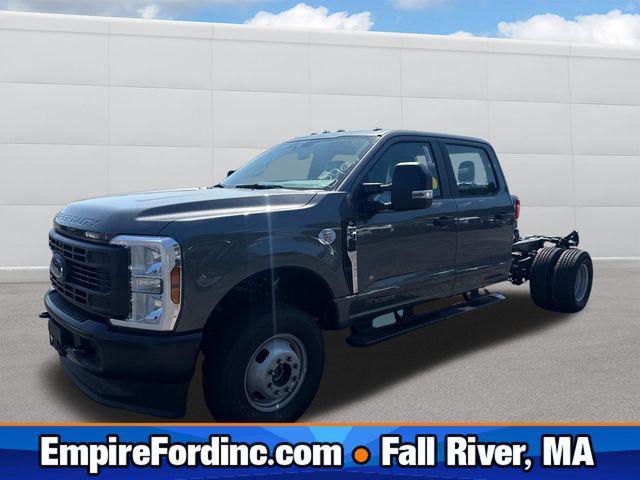 new 2025 Ford F-350 car, priced at $71,870