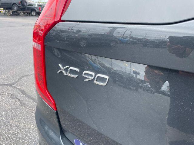 new 2021 Volvo XC90 car, priced at $37,450