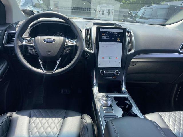 used 2024 Ford Edge car, priced at $30,400