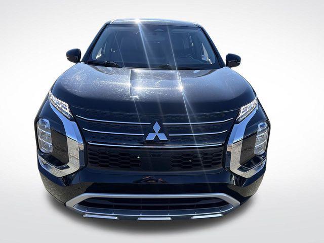 used 2023 Mitsubishi Outlander car, priced at $21,900