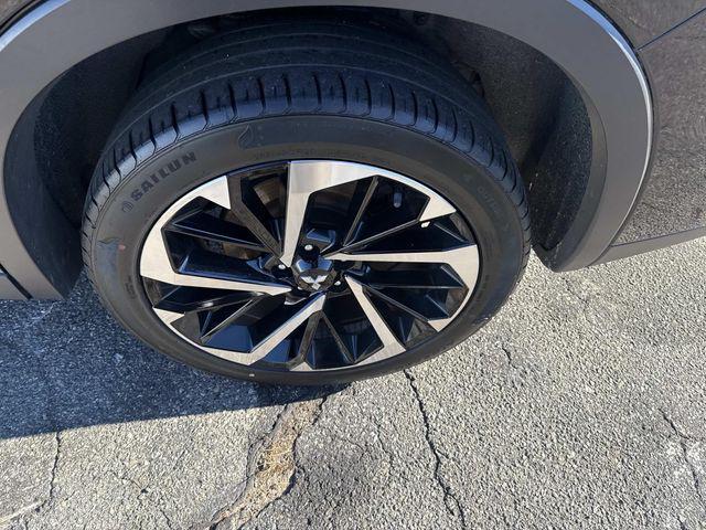 used 2023 Mitsubishi Outlander car, priced at $21,900