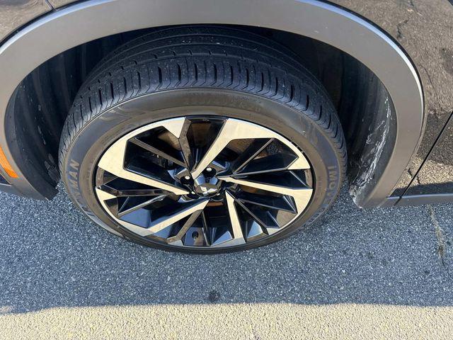 used 2023 Mitsubishi Outlander car, priced at $21,900