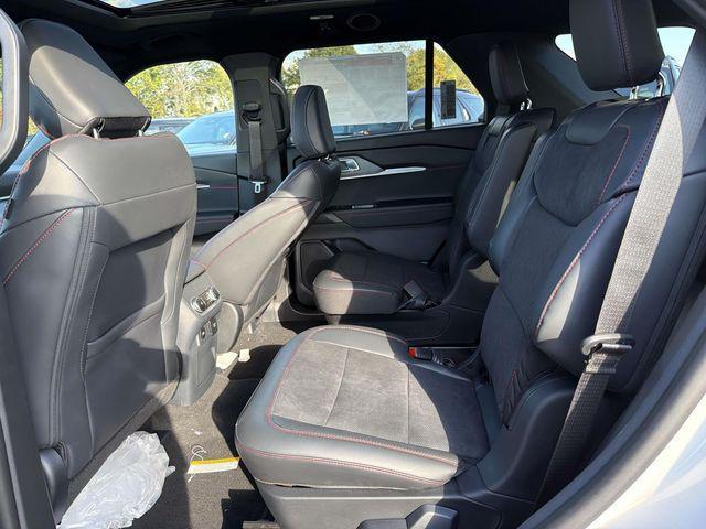 new 2025 Ford Explorer car