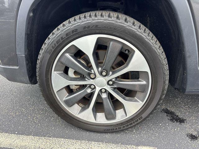 used 2022 Jeep Cherokee car, priced at $26,500