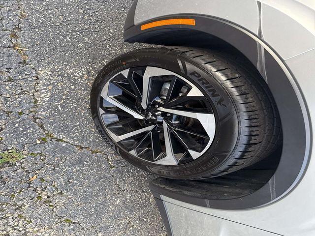 used 2024 Mitsubishi Outlander car, priced at $26,000