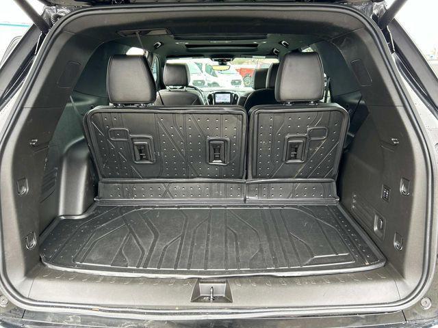 used 2023 Chevrolet Traverse car, priced at $38,990