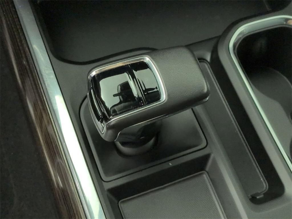 used 2022 Chevrolet Silverado 1500 car, priced at $43,995