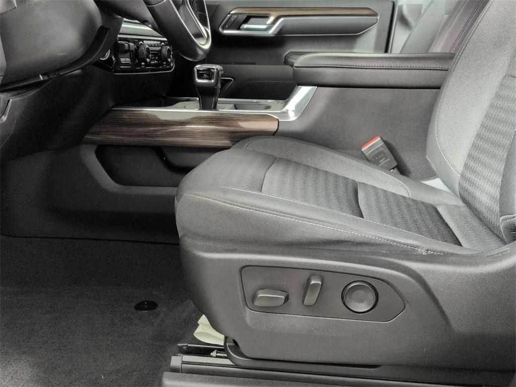 used 2022 Chevrolet Silverado 1500 car, priced at $43,995