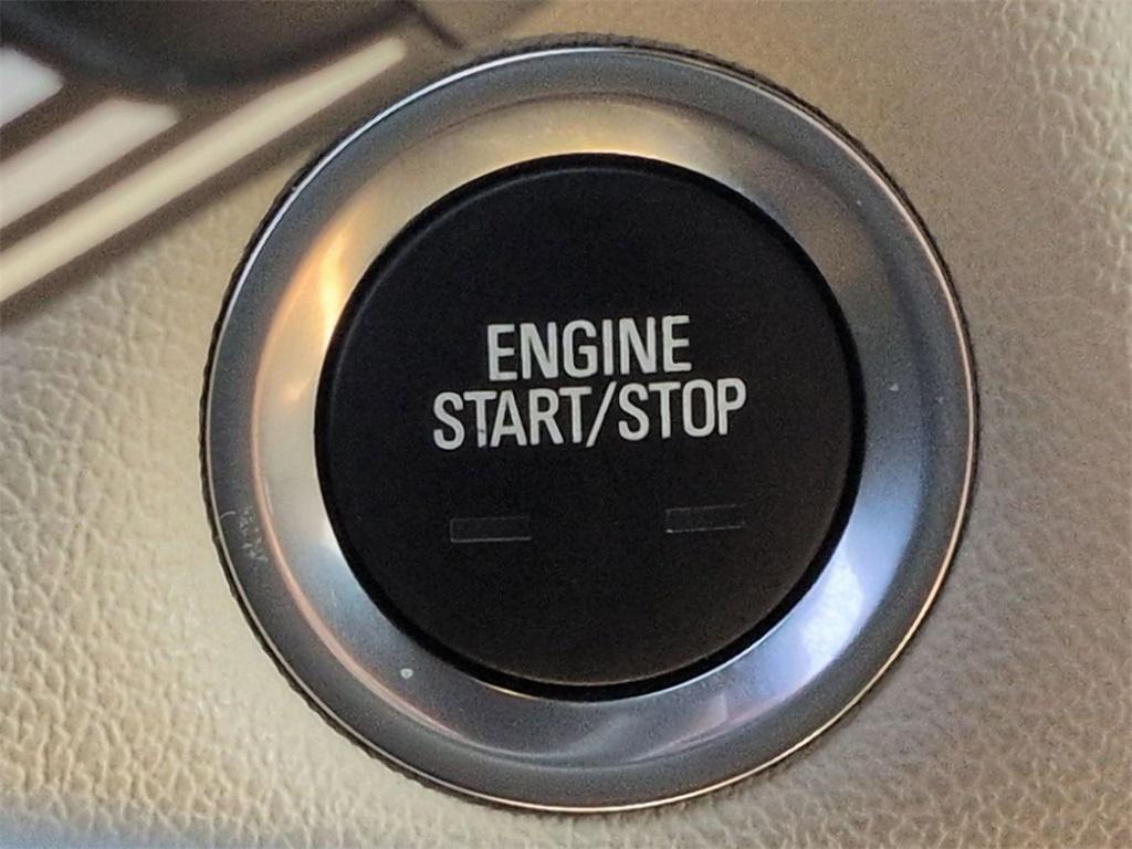 used 2023 Chevrolet Traverse car, priced at $27,995