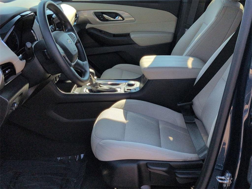 used 2023 Chevrolet Traverse car, priced at $27,995
