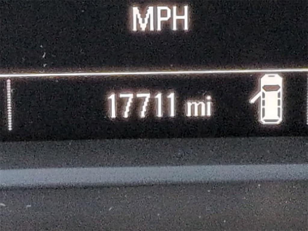 used 2023 Chevrolet Traverse car, priced at $27,995