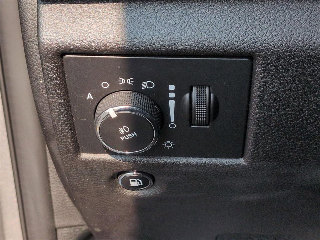 used 2018 Jeep Grand Cherokee car, priced at $15,995