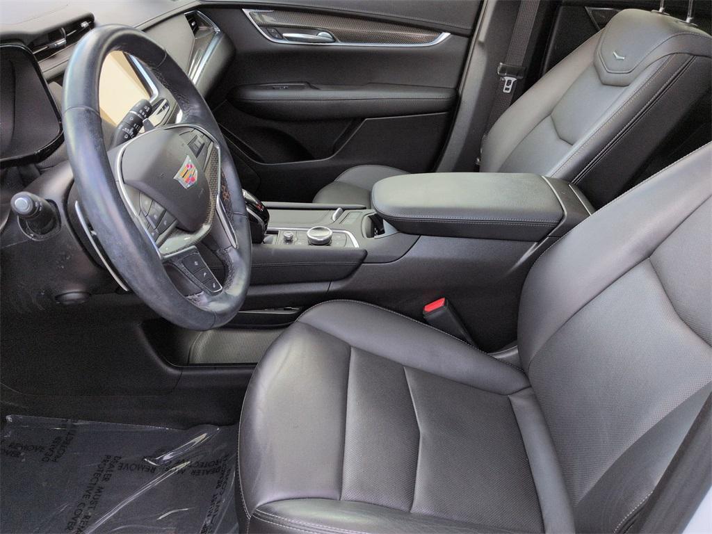 used 2022 Cadillac XT5 car, priced at $35,995