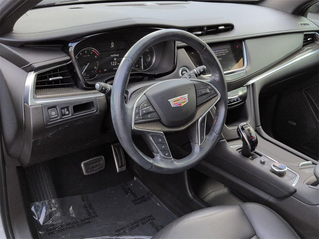 used 2022 Cadillac XT5 car, priced at $35,995
