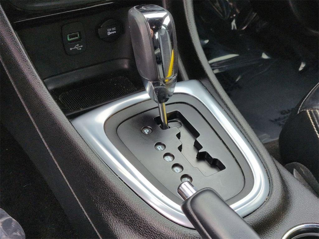 used 2014 Chrysler 200 car, priced at $5,295