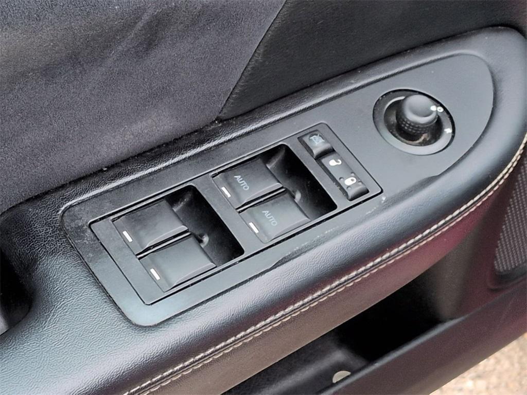 used 2014 Chrysler 200 car, priced at $5,295