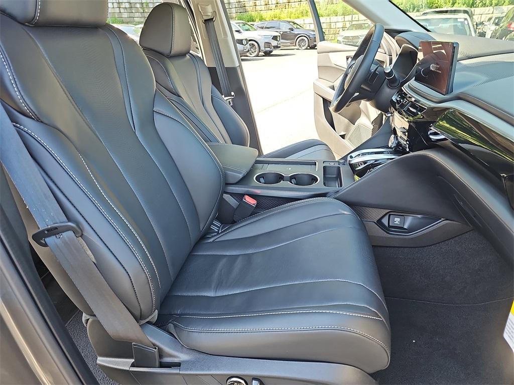 used 2025 Acura MDX car, priced at $51,888