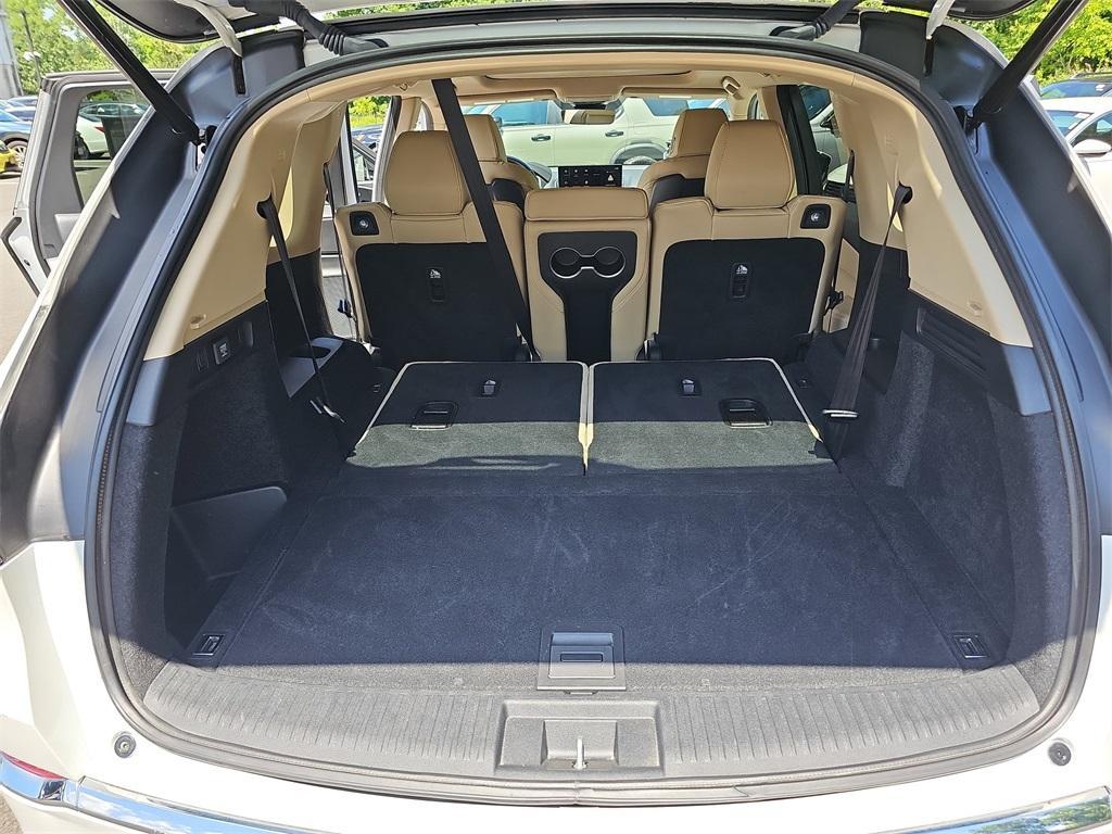 used 2022 Acura MDX car, priced at $35,500