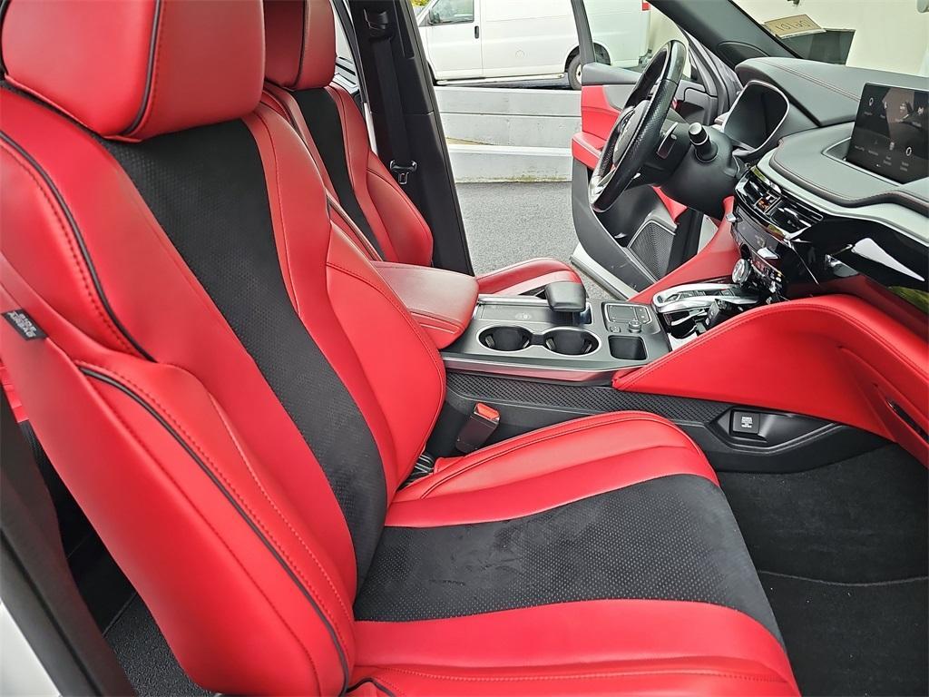 used 2022 Acura MDX car, priced at $44,688