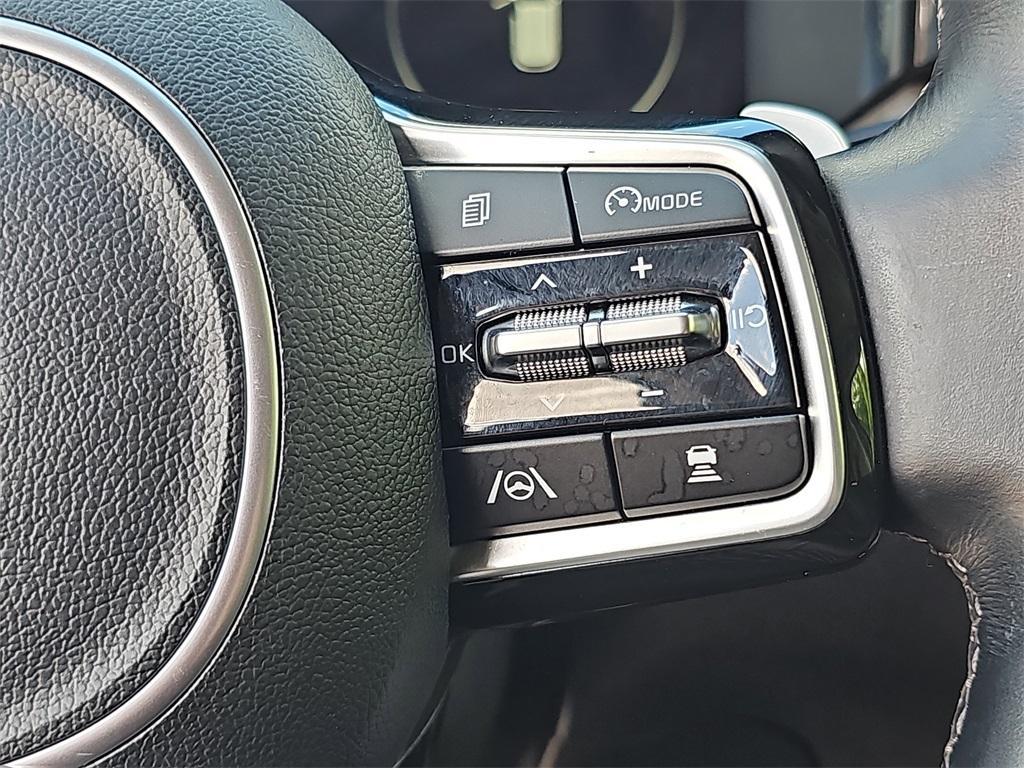 used 2022 Kia Sorento car, priced at $28,888