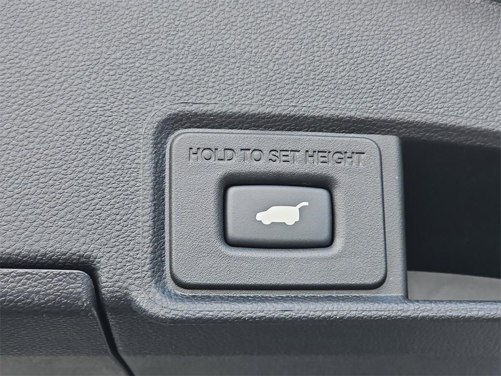 new 2025 Acura RDX car, priced at $46,650