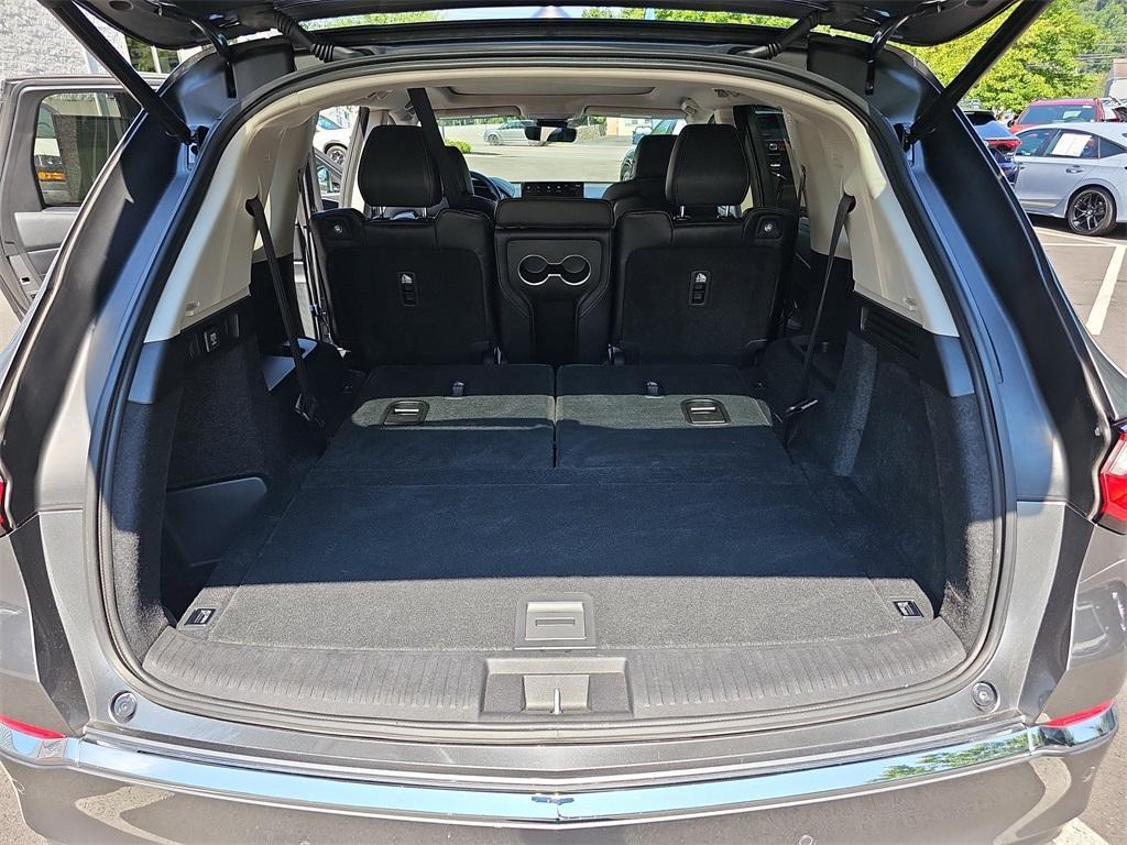 used 2023 Acura MDX car, priced at $43,888