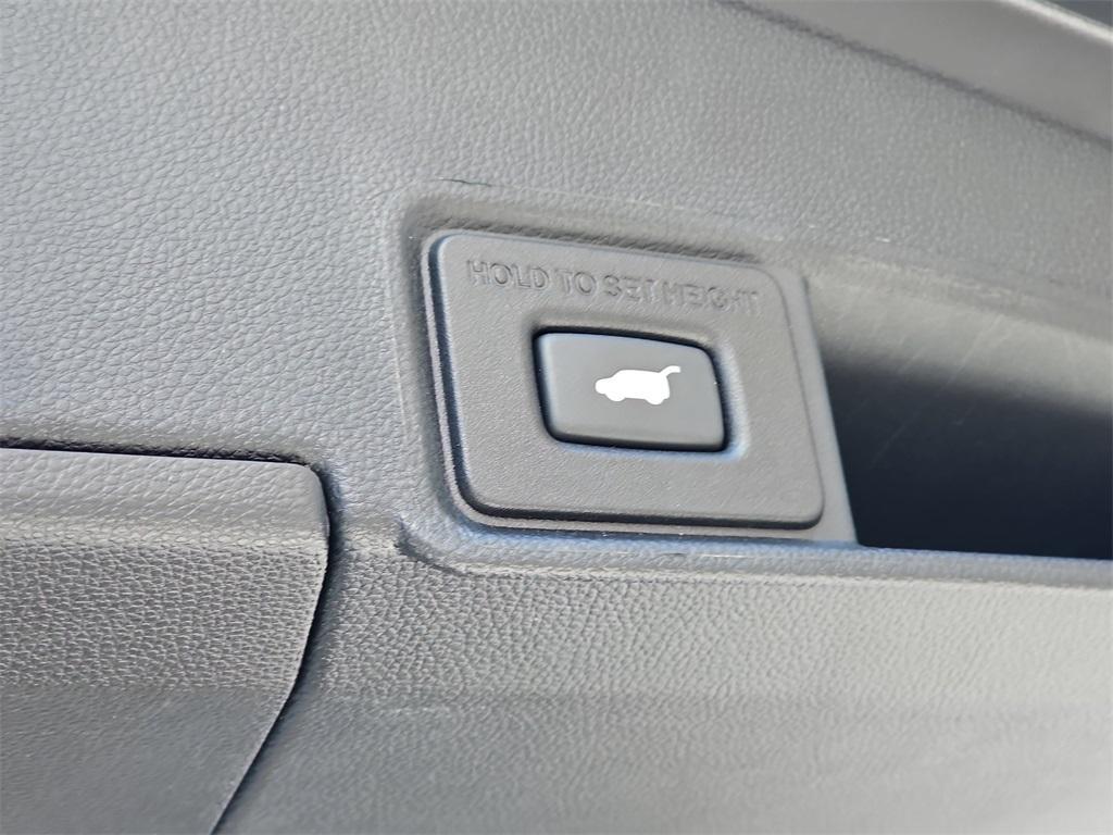 used 2022 Acura RDX car, priced at $31,000