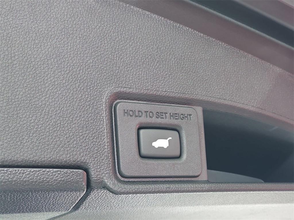 new 2025 Acura RDX car, priced at $46,050
