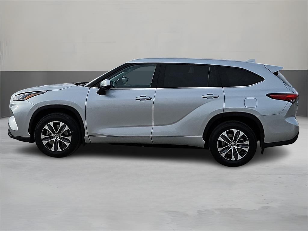 used 2023 Toyota Highlander car, priced at $37,706