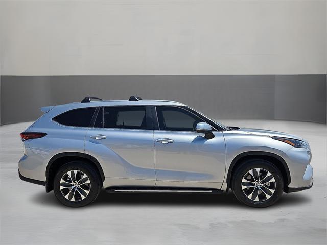 used 2024 Toyota Highlander car, priced at $47,390