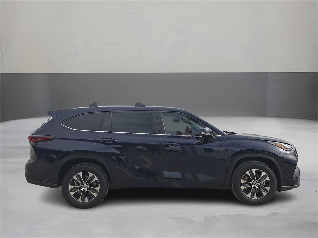 new 2025 Toyota Highlander car, priced at $48,446
