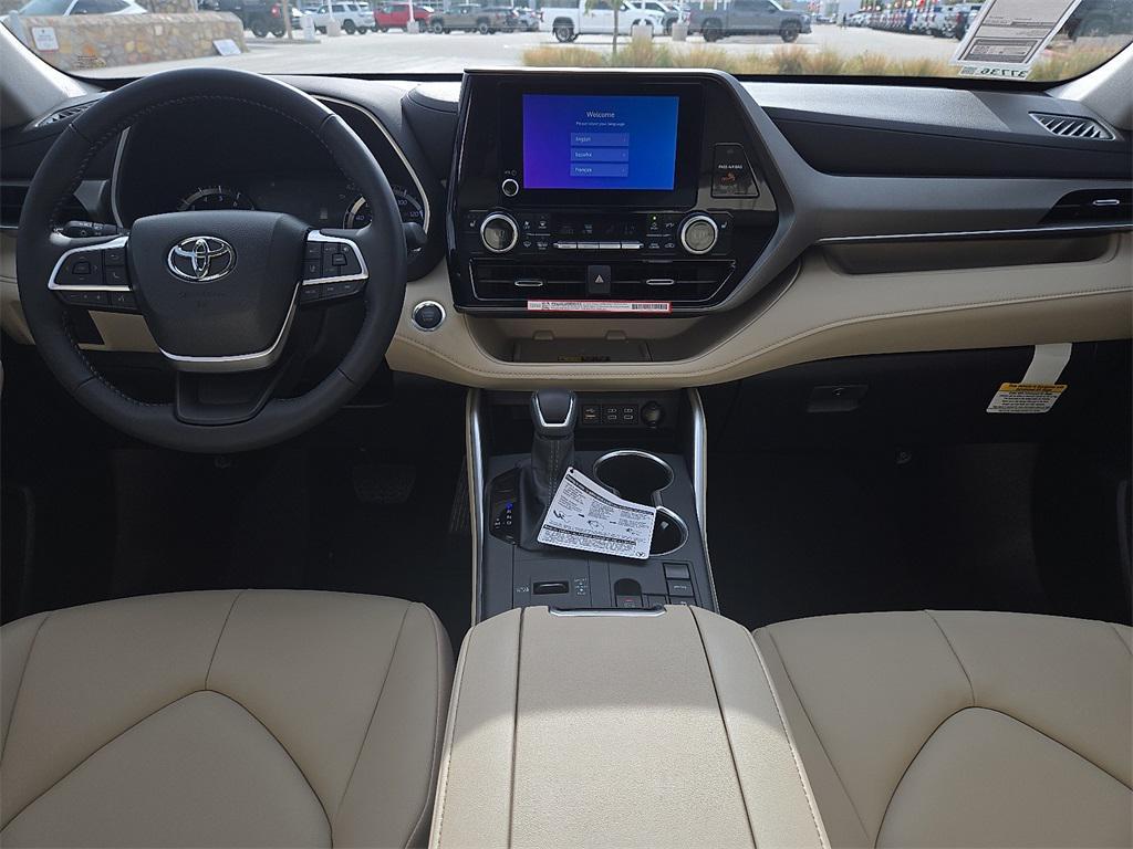 new 2025 Toyota Highlander car, priced at $48,446