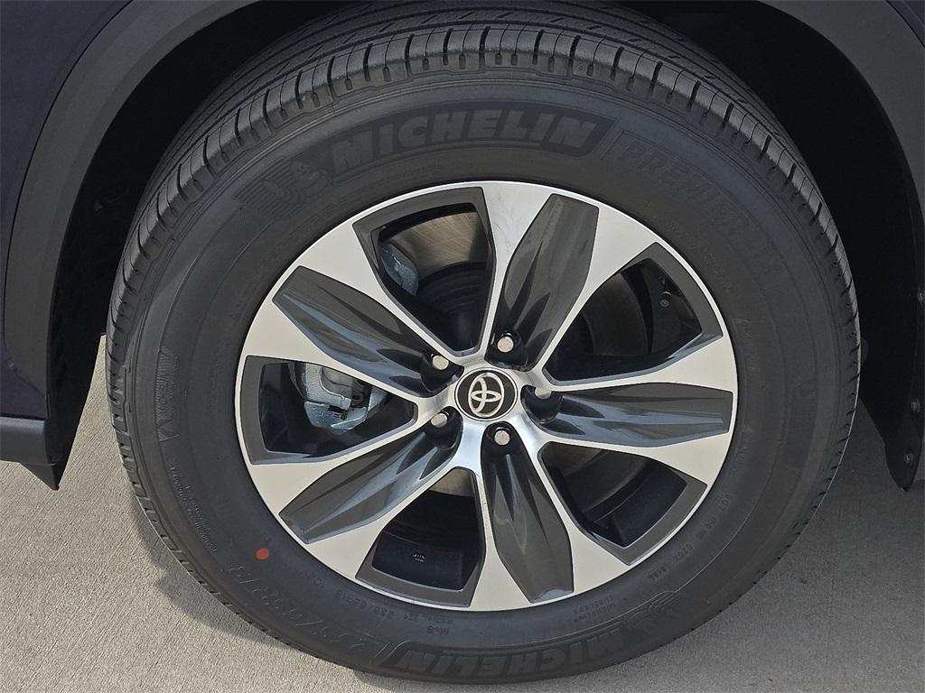 new 2025 Toyota Highlander car, priced at $48,446