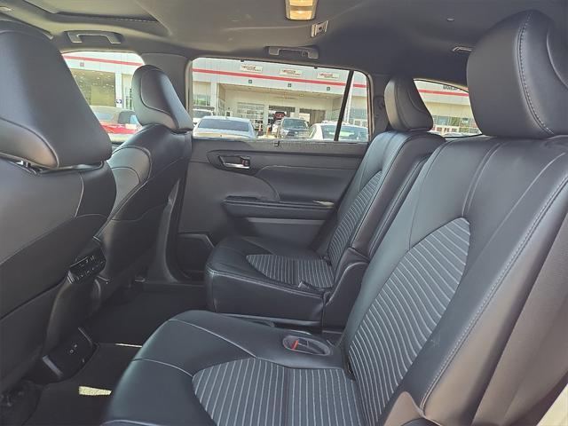 used 2023 Toyota Highlander car, priced at $43,137