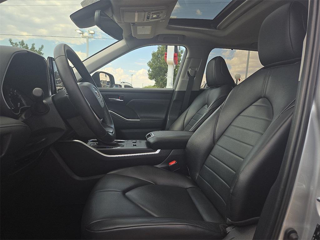 used 2023 Toyota Highlander car, priced at $41,210