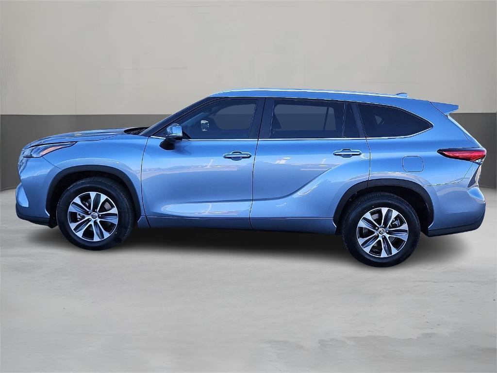 used 2023 Toyota Highlander car, priced at $38,285