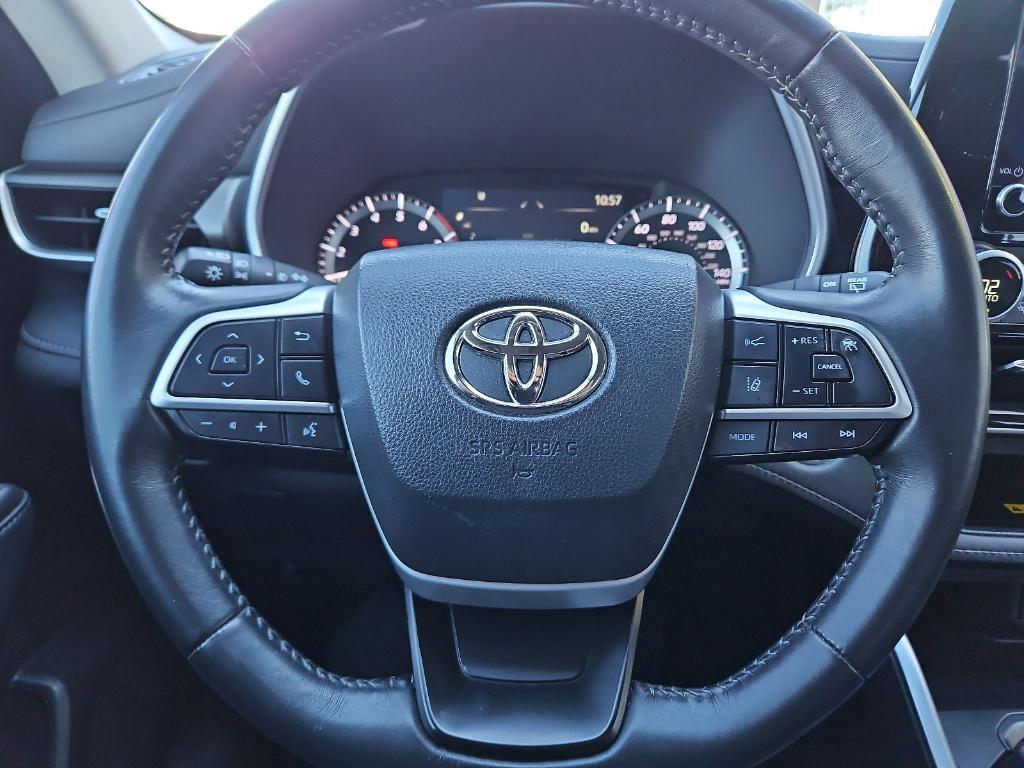 used 2023 Toyota Highlander car, priced at $38,285