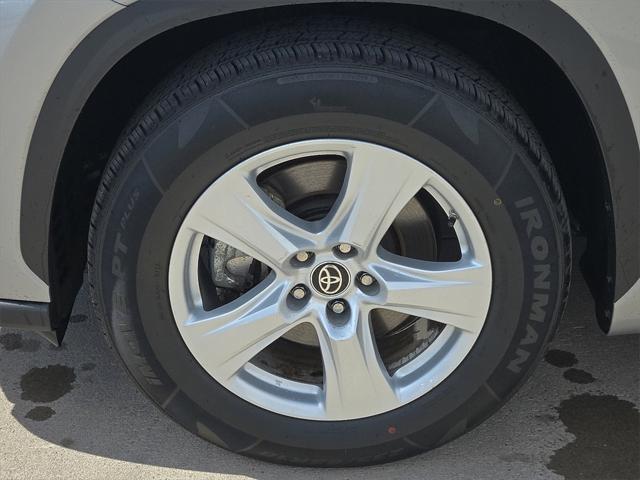 used 2023 Toyota Highlander car, priced at $35,757