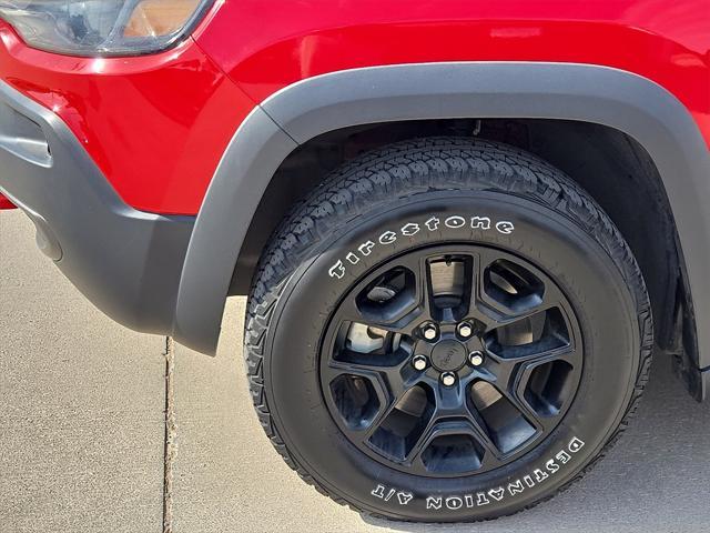 used 2019 Jeep Cherokee car, priced at $23,713