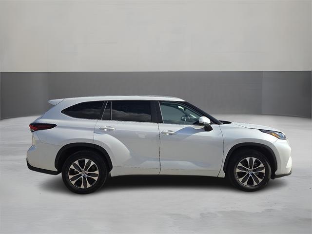 used 2024 Toyota Highlander car, priced at $46,095